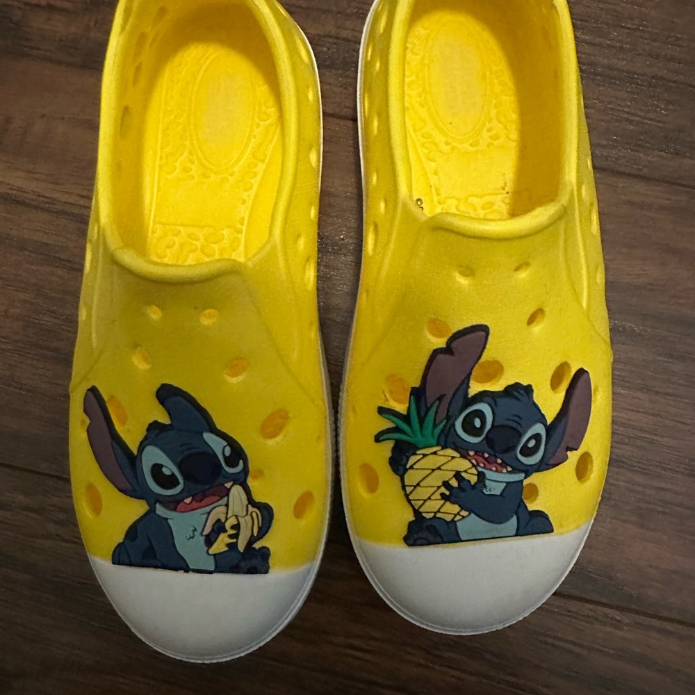 Harper Canyon LILO and Stitch shoes - Picture 2 of 5